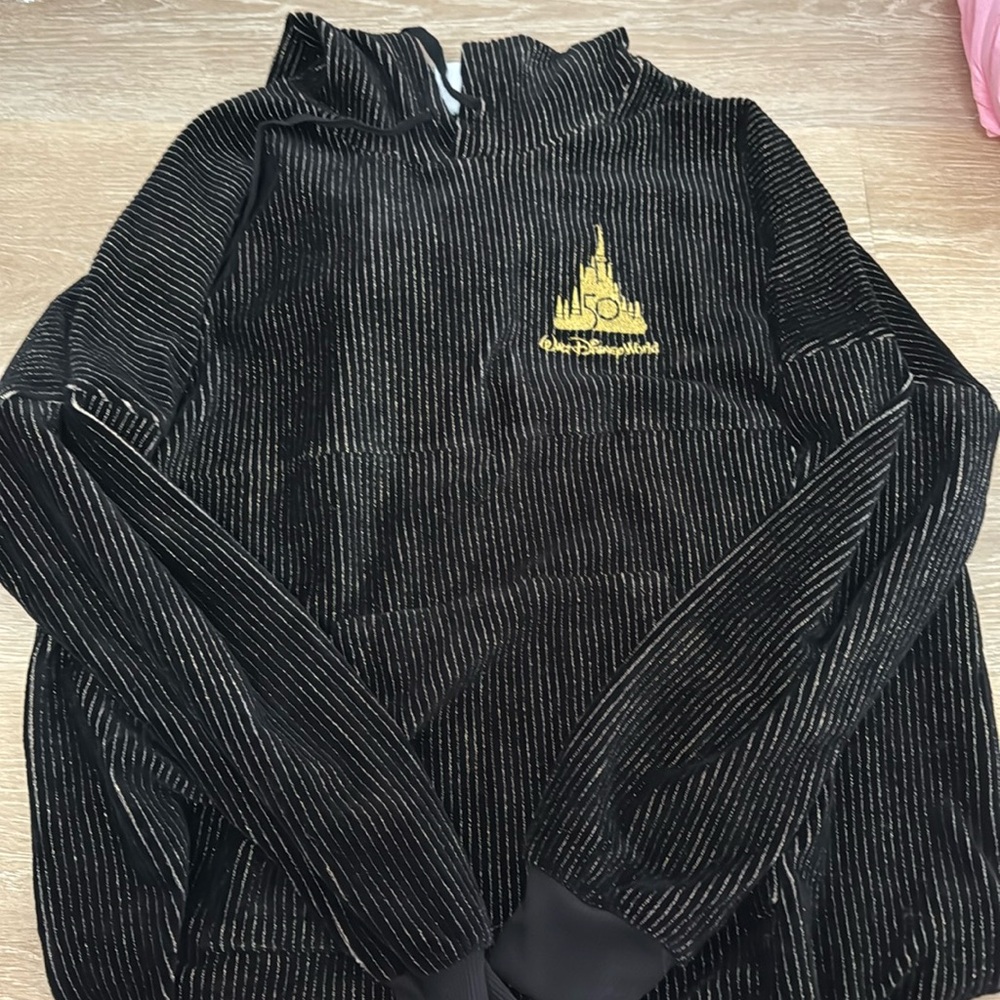 walt disney world velvet spirit jersey 🖤 size XL